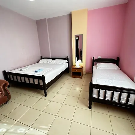 Romance Holiday Garden Apartman