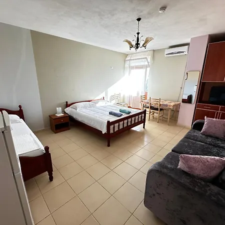 Romance Holiday Garden Durrës